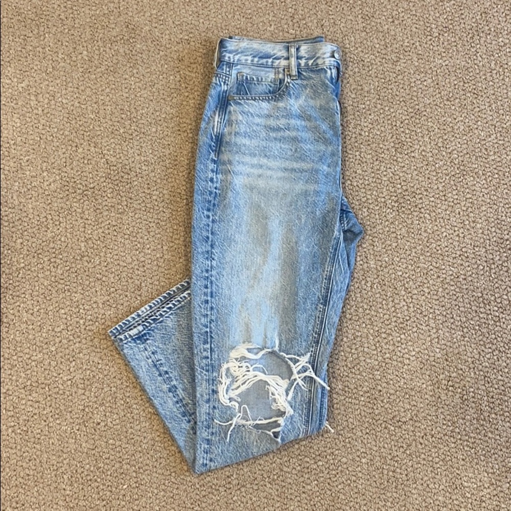 AMERICAN EAGLE mom jeans
